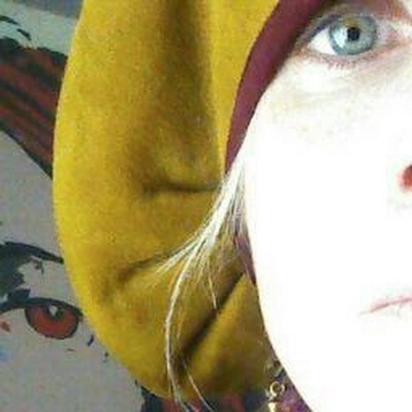 Meet your Posher, Elizabeth - Picture 1 of 2